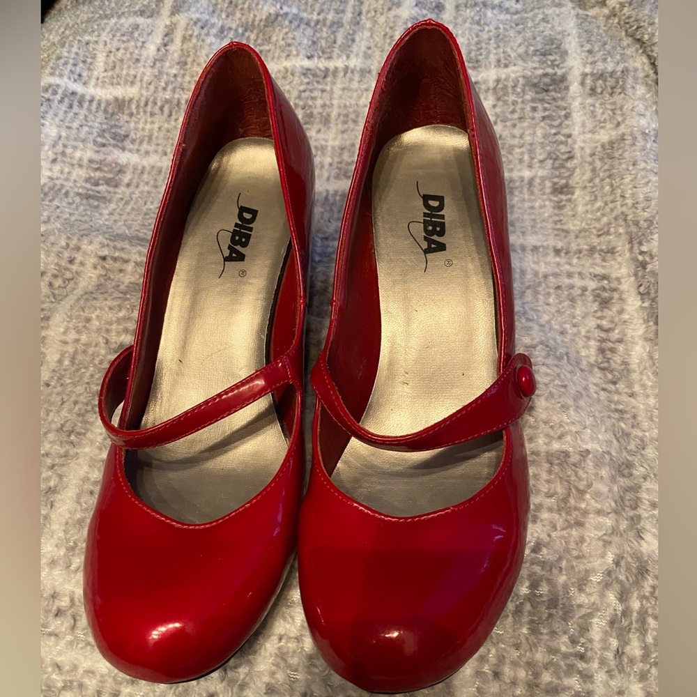 Diba Cherry Red Mary Jane’s, Sz 8.5